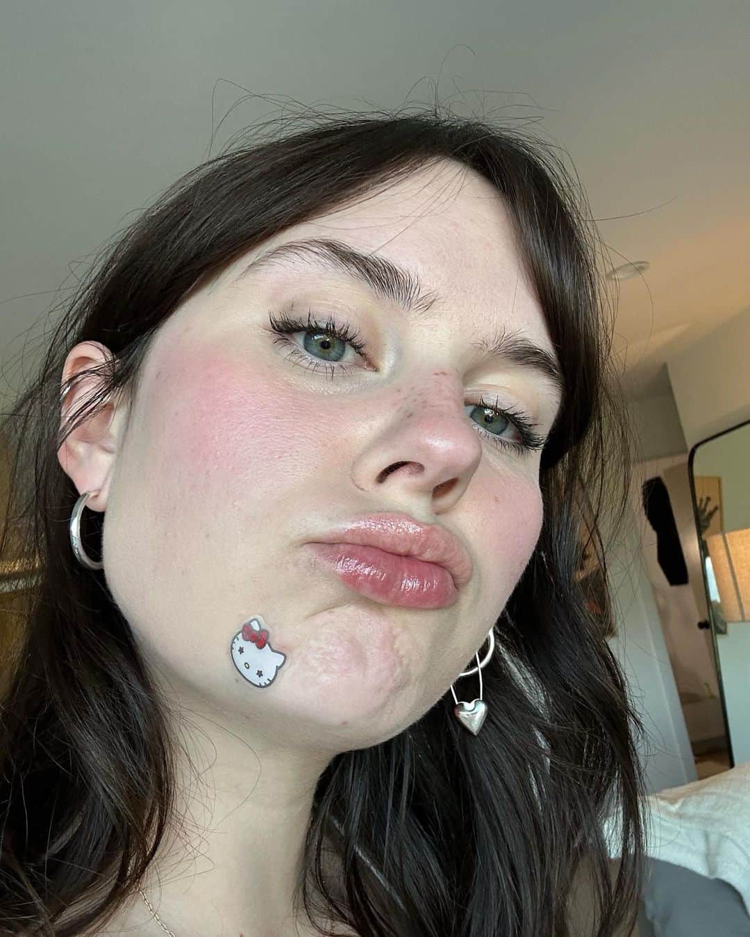 Arden Roseさんのインスタグラム写真 - (Arden RoseInstagram)「Literally never complaining about getting a pimple again LOL」4月20日 10時00分 - ardenrose