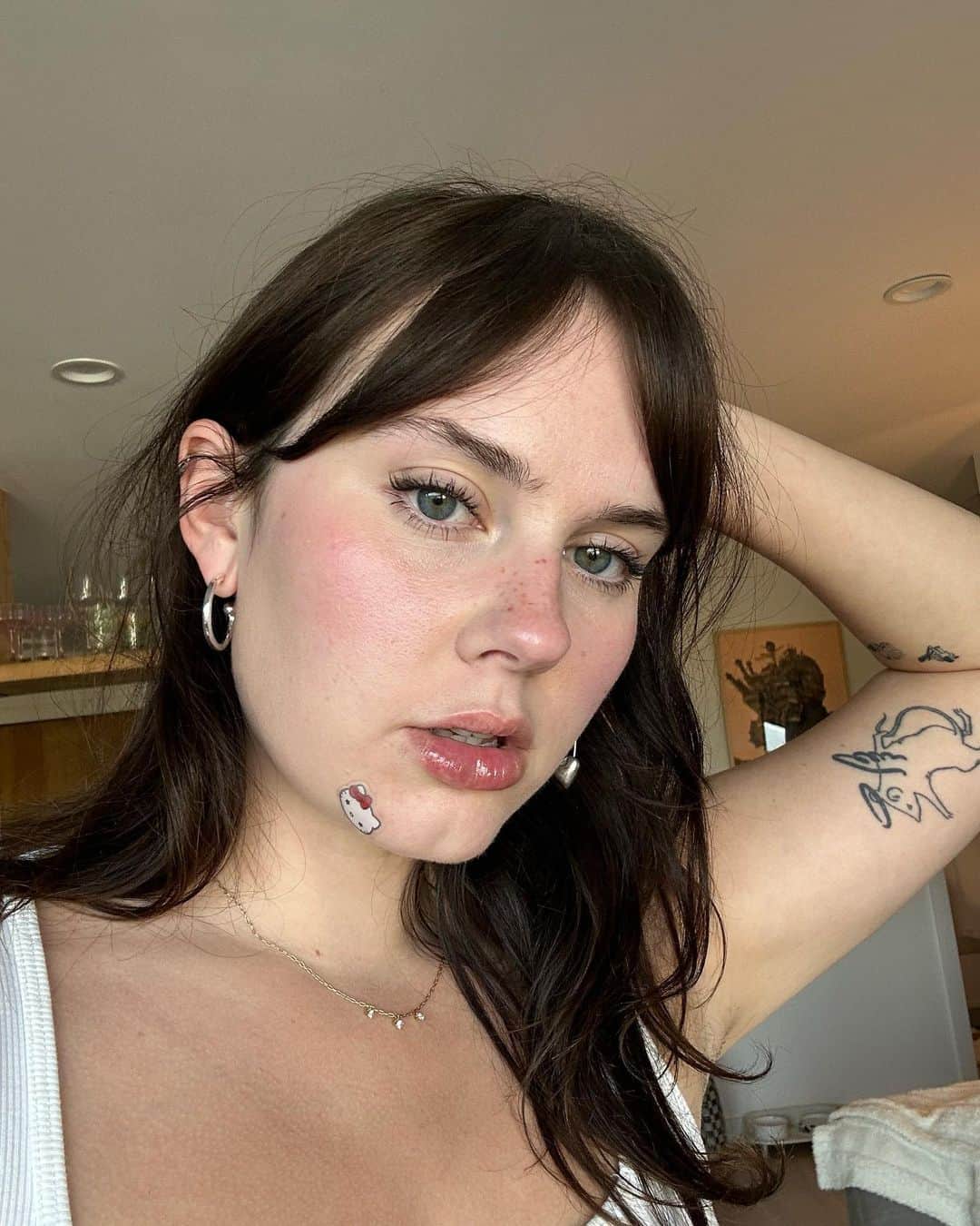 のインスタグラム：「Literally never complaining about getting a pimple again LOL」