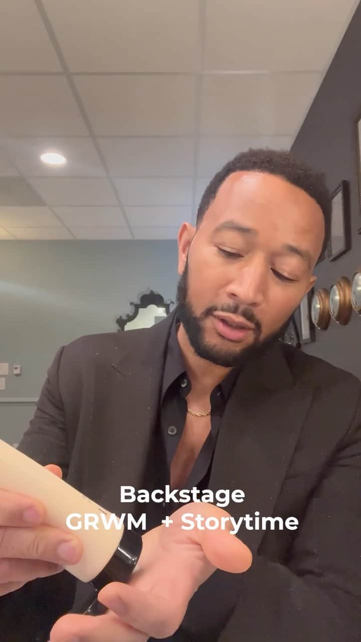 ジョン・レジェンドのインスタグラム：「Get ready with me: @latelateshow edition. Tune in tonight on CBS!」