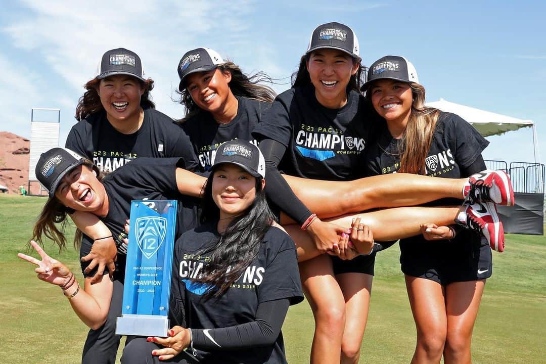 ティファニー・ヨハのインスタグラム：「A PapaGlow up for the ages ✌🏽#Pac12Champs」