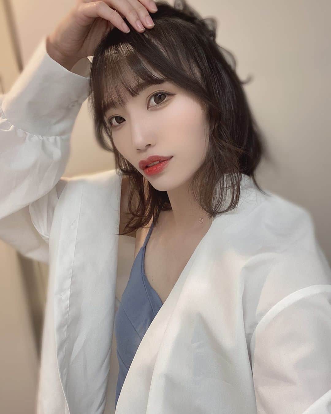 石原美沙紀のインスタグラム：「今日も1日たのしみましょう🎀🩵🤍  #데일리　#셀카　#일본　#친구해요 #instagood #instalike #instafashion #japanesegirl #cute #自撮り #自撮り女子  #アイドル  #今日のコーデ #ファッション #selfie #followme #likeforlikes  #写真好きさんと繋がりたい#idol #japanese #メイク #フォローミー　#follow #モデル #推し」