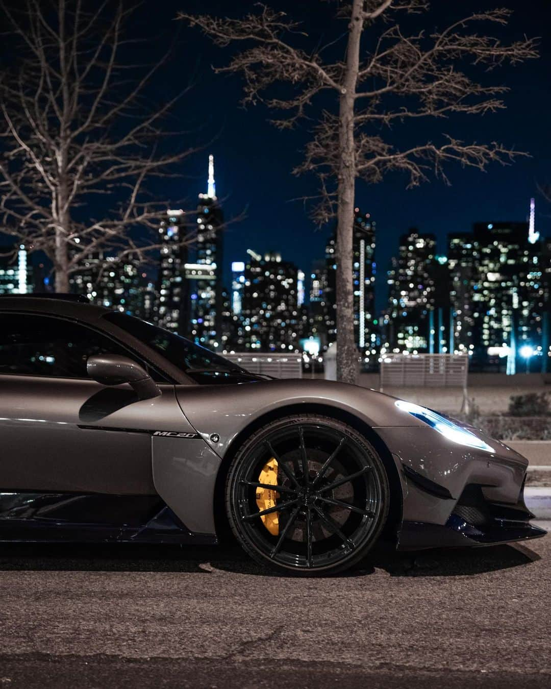 CARLiFESTYLEさんのインスタグラム写真 - (CARLiFESTYLEInstagram)「Hunting in the dark🎯 #MC20ARIA @7designhouse   #maseratimc20 #mc20 #maserati #carlifestyle #supercars #hypercars #supercardaily #tuning #lamborghini #mclaren #ferrari #nyc」4月20日 10時22分 - carlifestyle