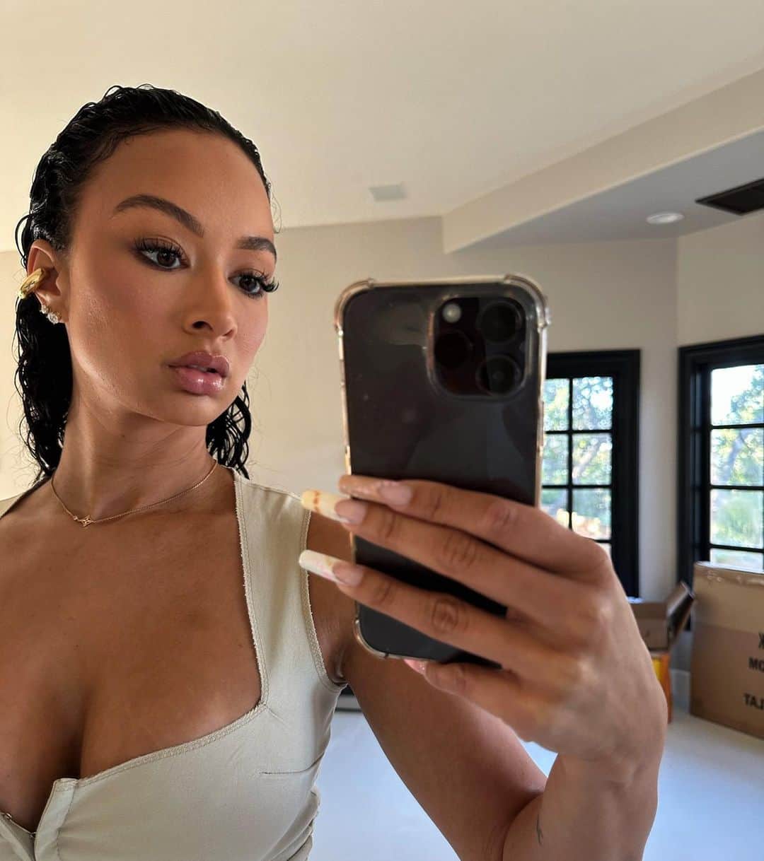 Draya Micheleのインスタグラム：「Sometimes I do my own glam.」
