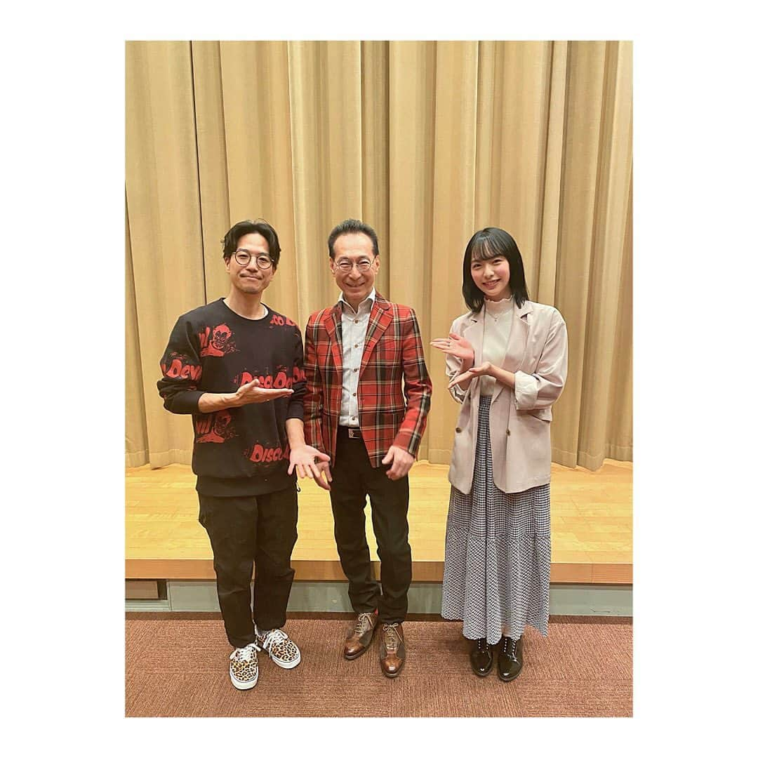 駒井蓮さんのインスタグラム写真 - (駒井蓮Instagram)「- ⁡ 今週の #駒井蓮のニポミン！は NHK FM、4月21日(金)AM11:25〜11:50放送です📻 ⁡ ゲストには、民謡歌手の#成世昌平 さんをお迎えします。 ⁡ 成世さんの民謡を始めた当初の練習方法💭 番組で紹介する作業唄のルーツの話や、ふるさとの郷土食、民謡を通した子どもたちとの交流など、たっぷり伺います。 素敵な歌声も！ 是非お聴きください☺︎ ⁡ ⁡ また、本番組は放送後から一週間、ラジオアプリ「らじる☆らじる」「radiko」でお聴き頂けますので、お好きな時間に是非是非📻🎧 ⁡ ⁡」4月20日 10時52分 - ren.komai_official