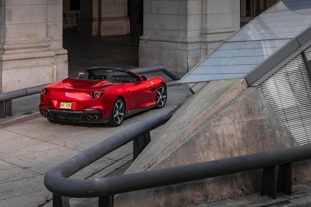 Ferrari USAのインスタグラム：「Rediscovering Washington D.C. behind the wheel of the #FerrariPortofinoM.」