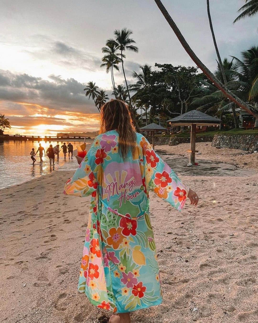 SPELLさんのインスタグラム写真 - (SPELLInstagram)「We know we aren’t the only ones living through @isabella_spell postcards from Fiji 🏝️✈️ wearing the Margi Hour Maxi Robe for those dreamy sunset walks…✨」4月20日 11時47分 - spell