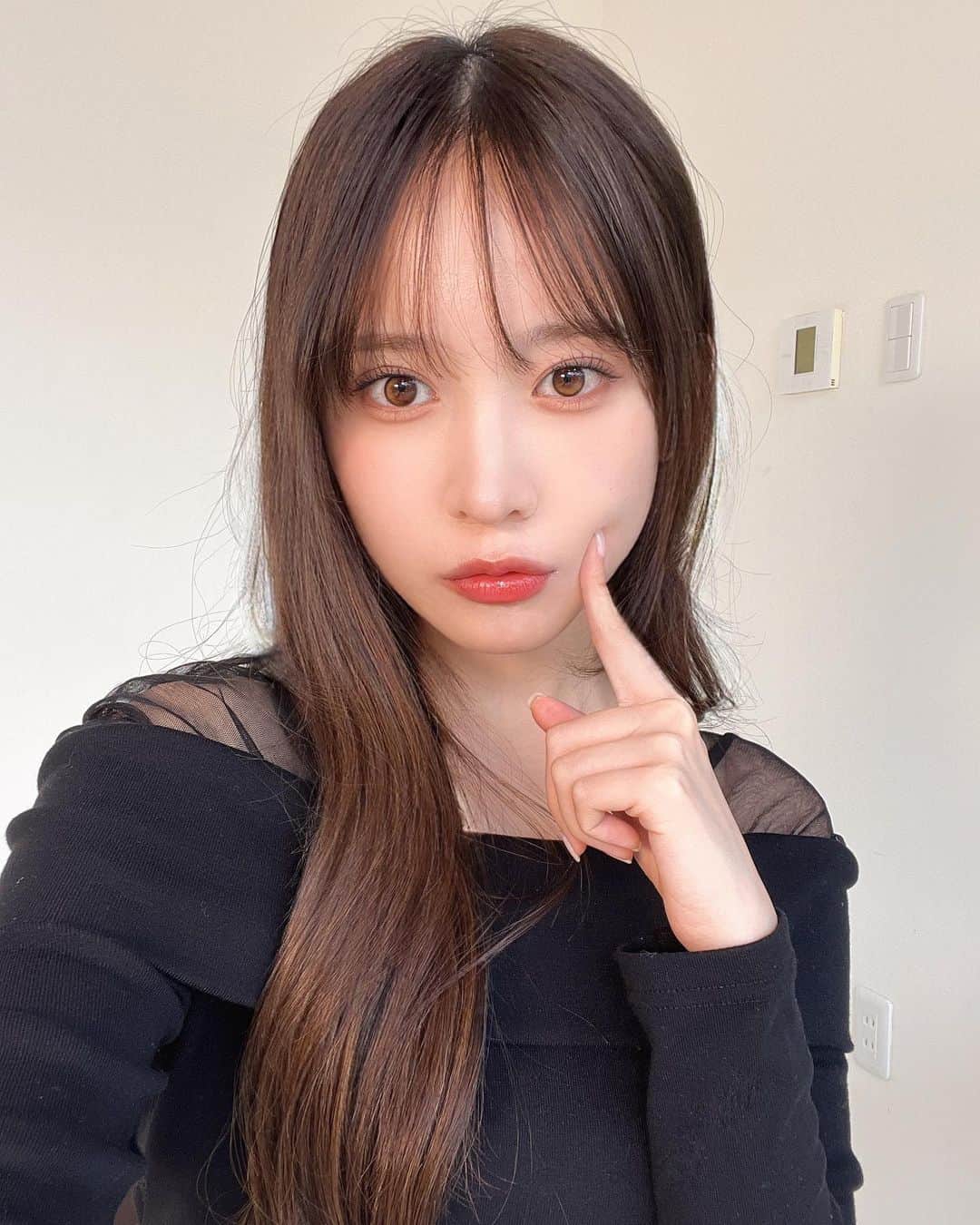 菊池せいらのインスタグラム：「この度、TWINPLANET HANAHANAに所属することになりました☺︎ それに伴い名前もseiraから南聖羅(みなみせいら)になります！ 元の名前で馴染みある方は慣れないかもしれないですが、もっと沢山の人に南聖羅という名前を知ってもらえるように頑張ります🫶🏻 これからも応援してもらえると嬉しいです🤍 これからもよろしくお願いします！」
