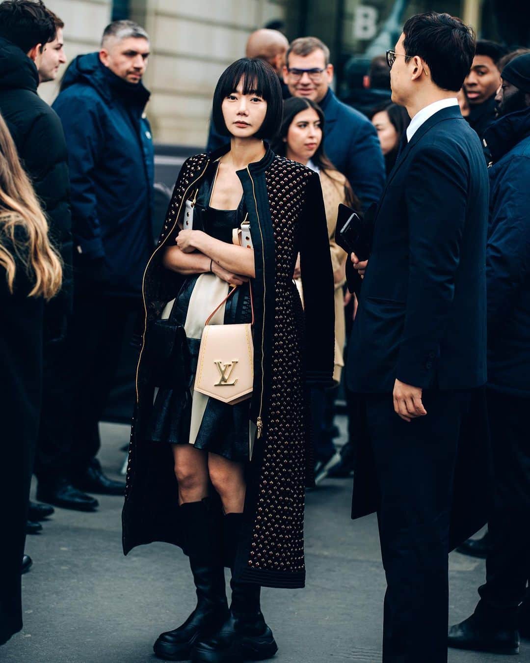 가로수길 , Seoulのインスタグラム：「PFW at @louisvuitton ✨  나 해외패션위크 나가면서  드디어 ..루이비통 쇼장에서 배두나님 만났자나 🥹🥹」