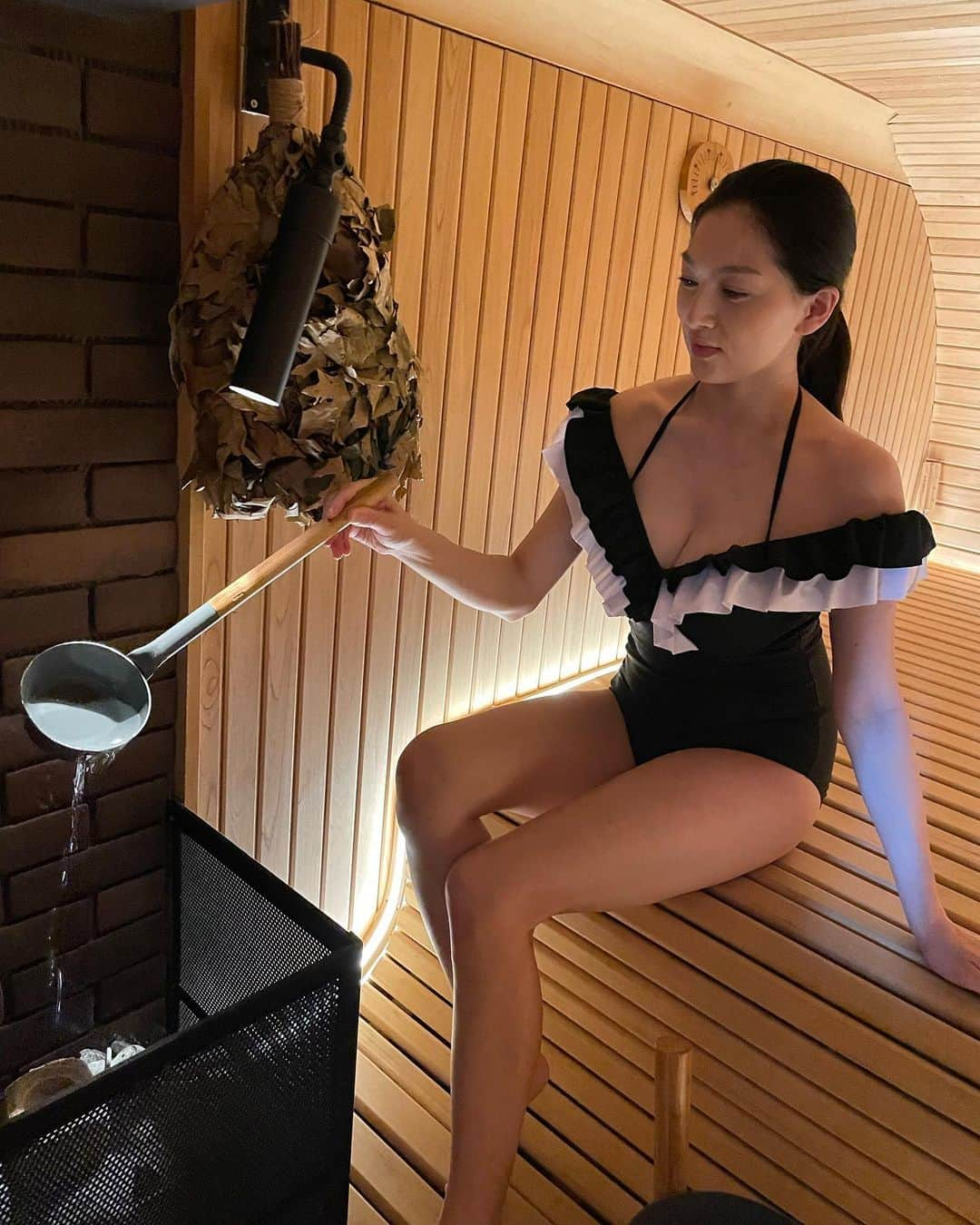 松野井雅（原紗央莉）のインスタグラム：「🌿🧖‍♀️  ▼Boutique Sauna ARCH @arch_kagurazaka   素敵でととのいすぎた 寝サウナたまらん またイキタイ…  ・ ・ #sauna #サウナ #saunner #サウナー #löyly  #boutiquesauna #ARCH神楽坂 #貸切サウナ #会員制サウナ #バーサウナ #サウナバー  #サ道 #サ活 #水風呂 #外気浴 #あまみ #ととのう #ととのった #サウナ女子 #サウナイキタイ #サウナ好き #サウナ好きな人と繋がりたい #フィンランドサウナアンバサダー #finlandsaunaambassador #松野井雅サウナ部」