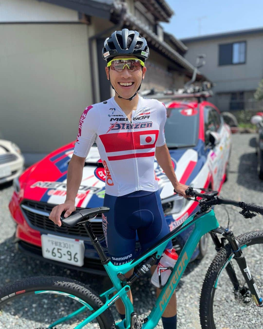 沢田時のインスタグラム：「4月22-23日はMTBシーズンの開幕戦となるCoupe du Japon菖蒲谷に参戦します。  土曜日のXCCは現日本チャンピオン（2連覇中✌️）なのでチャンピオンジャージで走ります🇯🇵  サンボルトさんにかっこよく作って頂きました✨  #SUNVOLT  #宇都宮ブリッツェン  #久しぶりの白」