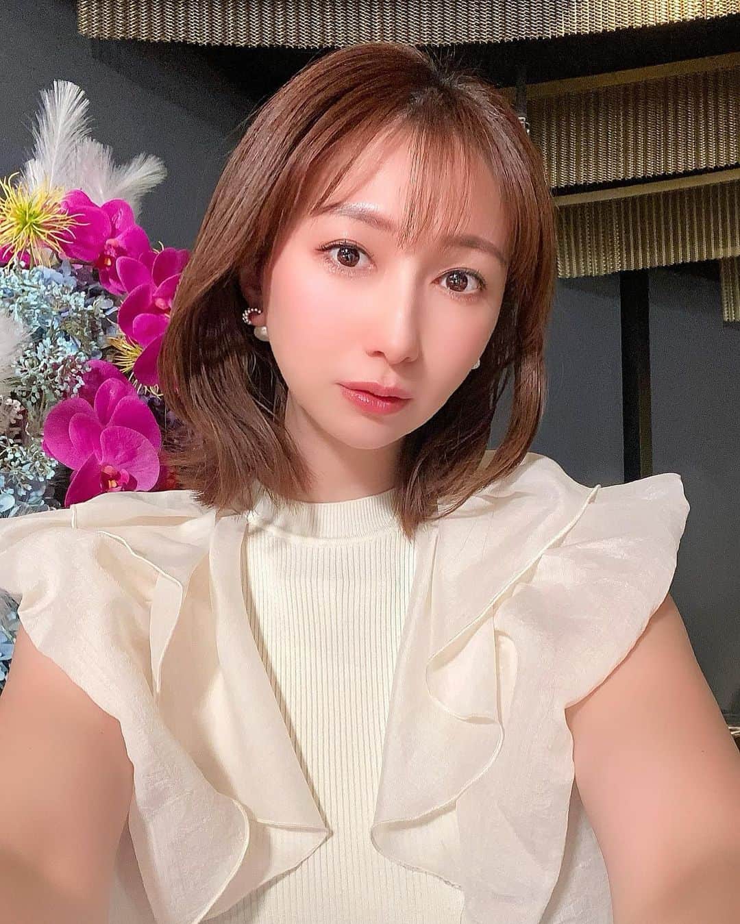青木まりなのインスタグラム：「💆🏻‍♀️💆🏻‍♀️💆🏻‍♀️  いつも 仕事前に駆け込む @belchic_salon 💛  先日も、仕事前に行ってきたよ！  顔も脚のむくみもスッキリして 目がぱっちりなるよ🥹  肩凝りも軽くなって ほんとゴッドハンド〜🙌🏻✨    . . .       #RIZIN #RIZINガール  #ラウンドガール #ringgirl #キックボクシング #kickboxing #キックボクシング女子 #筋トレ女子 #筋トレ #トレーニング #ダイエット #training #diet #グラビア #グラビアアイドル #グラドル #ビジョビ #bijobi #gravure #guravureidol #偶像 #性感 #清秀 #性感 #美腿 #그라비아　#화보」