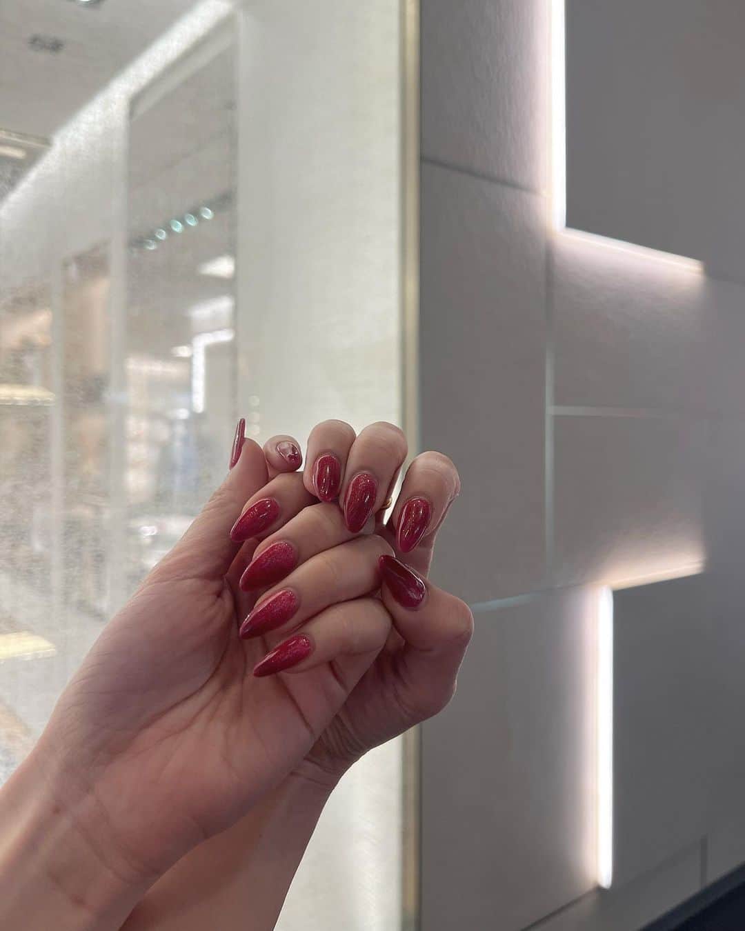 のインスタグラム：「あぁぁぁ！！最高すぎる❤️  @lien_liliy   #nail #newnails」