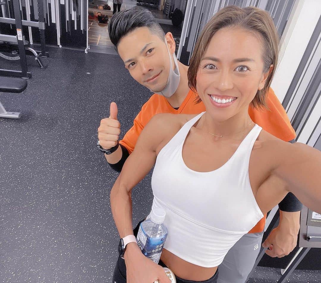 Natsuki（ナツキ）のインスタグラム：「🔥*⸜(* ॑꒳ ॑* )⸝*  𝑳𝒂𝒔𝒕 𝒕𝒓𝒂𝒊𝒏𝒊𝒏𝒈 👶🏽🔥  Thank you ....💪🏾 @victor_optimum.jp   元気に帰って来れるように 頑張ってくるね〜🤣🤣🤣 いつもありがとうだぜっ🔥🥳🔥  また来週〜😂👋🏾  #thankyou 🇰🇷🔥 #training #workout #nabbakorea  #nabbajapan #fitness #msclassicmodel」