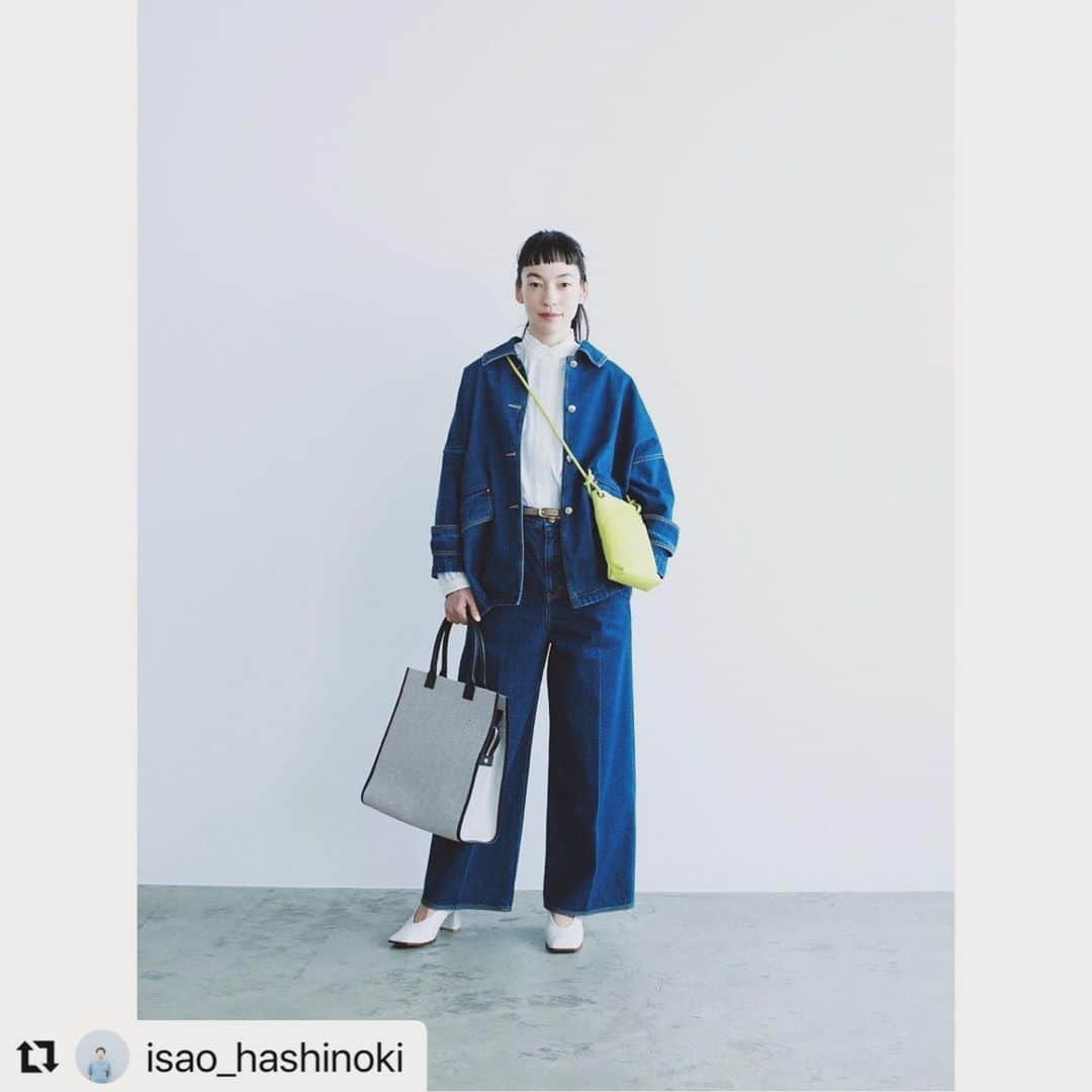 KIKIさんのインスタグラム写真 - (KIKIInstagram)「すてきに撮ってもらえてうれしい🤍 大人のおしゃれ手帖で 春のカバンを紹介するページでモデルをしています ぜひ手に取ってご覧ください！  #Repost @isao_hashinoki with @use.repost ・・・ 大人のおしゃれ手帖 @osharetecho   KIKIさんの表情に皆でキャーキャー騒いで良い時間でした。  @isao_hashinoki  @yokoyosh  @kiki_campagnepremiere  @zukkyzf7 @sanaekumazawa  #大人のおしゃれ手帖#KIKI#本当に素敵だったぁ#isaohashinoki#枦木功」4月20日 12時44分 - kiki_campagnepremiere