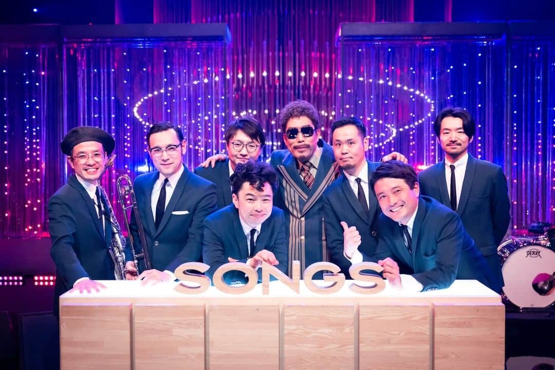 在日ファンクのインスタグラム：「4月27日(木) 22:00～22:45 NHK総合にて放送、#鈴木雅之 さん特集回のNHK『#SONGS』に #在日ファンク が出演します！  先日リリースされたばかりの鈴木雅之さんのニューアルバムより、在日ファンクが制作した「スポットライト」を演奏します。  是非チェックしてください！  NHK 『SONGS』 【放送】 2023年4月27日(木) 22:00～22:45 NHK総合 【再放送】 2023年5月1日(月) 23:50～24:35 NHK総合 【出演】 大泉洋、鈴木雅之、小田和正、Ayase、在日ファンク 【楽曲】 「夢で逢えたら」「Guilty」「別れの街」「道導」「スポットライト」」