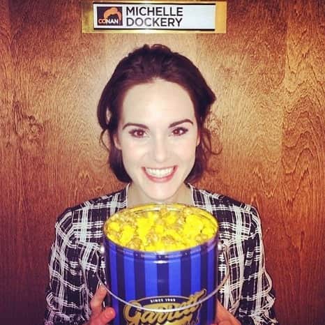 ミシェル・ドッカリーのインスタグラム：「😁🍿 #michelledockery」