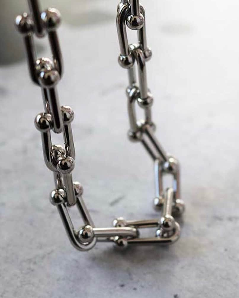 THREE A【スリーアッシュ】さんのインスタグラム写真 - (THREE A【スリーアッシュ】Instagram)「・stainless accessory  カジュアルからキレイめまで 夏のシンプルコーデのアクセントに  シルバーアクセが映える季節🍃 ひとつ身につけるだけで華やかさをプラス  お肌にも優しいステンレス製です  _ _ _ _ _ _ _ _ _ _ _ _ _ _ _   GW直前キャンペーン🎶  Point✖️20倍還元キャンペーン中 明日AM9:59までとなっております  GWお出かけと共にアクセコーデを お楽しみください  THREE A  _ _ _ _ _ _ _ _ _ _ _ _ _ _ _  #stainlessaccessory#ステンレスアクセサリー#サージカルステンレス#金属アレルギー対応#ネックレス#メンズライク#rakuten#楽天市場店#シンプルアクセサリー#アクセ好き#ポイント20倍#還元キャンペーン#プチプラアクセサリー#金アレ対応#シルバーアクセサリー」4月20日 13時30分 - three_a_3a