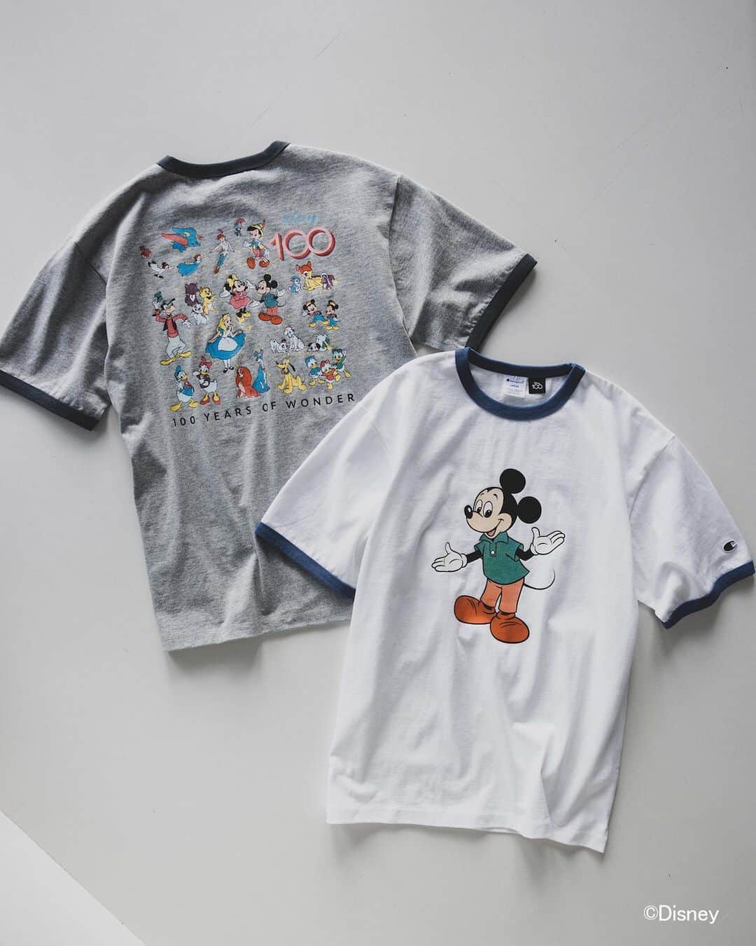 BEAMS MENさんのインスタグラム写真 - (BEAMS MENInstagram)「… Champion × BEAMS 【Disney 100th Collection】 4.25（Tue.）Release  ディズニー創立100周年限定デザインのスペシャルアイテム第2弾が登場します。 今回は、前面に「ミッキーマウス」のデザインを大きく配し、背面には様々な人気キャラクターのデザインを散りばめたリンガーTシャツを製作。適度にゆとりのあるシルエットや絶妙なカラーリングも、別注ならではのこだわりのポイントです。 創立100周年のセレブレーションイヤーだけの特別な一着となりました。 . @disney @champion @champion_japan @beams_mens_casual #disney #champion #reverseweave #リバースウィーブ #beams」4月20日 13時22分 - beams_mens_casual
