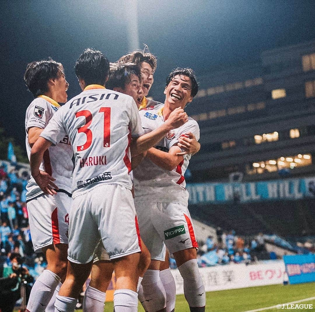 Ｊリーグさんのインスタグラム写真 - (ＪリーグInstagram)「📸𝐉.𝐋𝐄𝐀𝐆𝐔𝐄 𝐏𝐡𝐨𝐭𝐨𝐠𝐫𝐚𝐩𝐡⚽  ∼ＪリーグYBCルヴァンカップ グループステージ 第4節∼ 今節も数多くの熱いシーンをカメラが捉えました‼️📸  #川崎フロンターレ #遠野大弥 #北海道コンサドーレ札幌 #ミラントゥチッチ #名古屋グランパス #貴田遼河 #柏レイソル #山田康太 #武藤雄樹 #サンフレッチェ広島 #中野就斗 #東俊希 #FC東京 #塚川孝輝 #長友佑都 #京都サンガFC #アピアタウィア久 #福田心之助 #アビスパ福岡 #城後寿 #横浜Fマリノス #ヤンマテウス  #ルヴァンカップ  #Jリーグ #jleague #サッカー #soccer #football」4月20日 13時49分 - jleaguejp