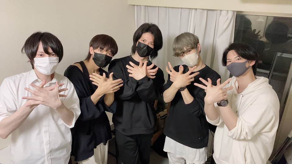 霜月紫のインスタグラム：「インプロ男子(桜)🌸 明後日本番！ 2023.4.22  13:00～ △ 16:30～ ◎ 20:00～ ◎ #インプロ男子」