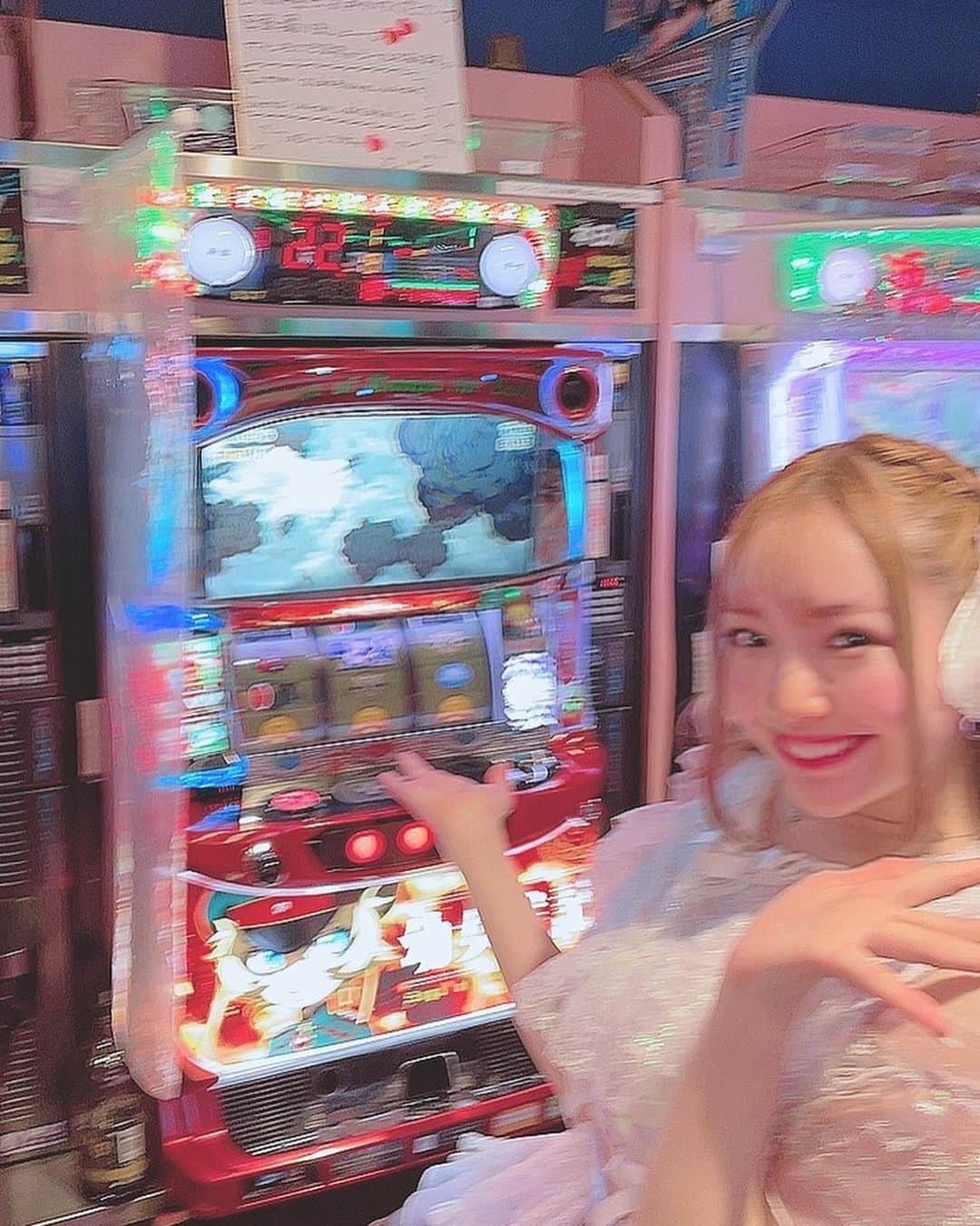 のインスタグラム：「白銀ラッシュ中のうらん姫  #白銀rush #幼女戦記 #スロット #slot #パチンコ #パチンカス」