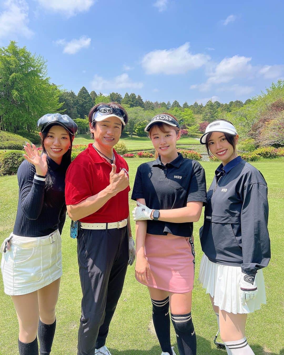 のインスタグラム：「ゴルフ上手すぎ皆さまとラウンド😮‍💨💓 ゆうちゃん、りたちゃんダブル先生に教えてもらいながらラウンドという贅沢空間でした🥺 池谷さんは優しく見守ってくださいました🥸 憧れのみなさんとまわれたので 私にとって忘れられない1日に なりました🥰 . .  #ゴルフ女子#ゴルフ男子#ゴルフ初心者#ごるふ女子#ごるふ男子#ゴルフ女子初心者#ゴルフコーデ#ゴルフウェア#インスタゴルフ女子#インスタゴルフ部#女子ラウンド#高尔夫#골프#美脚#ミニスカ#美脚#脚やせダイエット#足痩せ#トレーニング」
