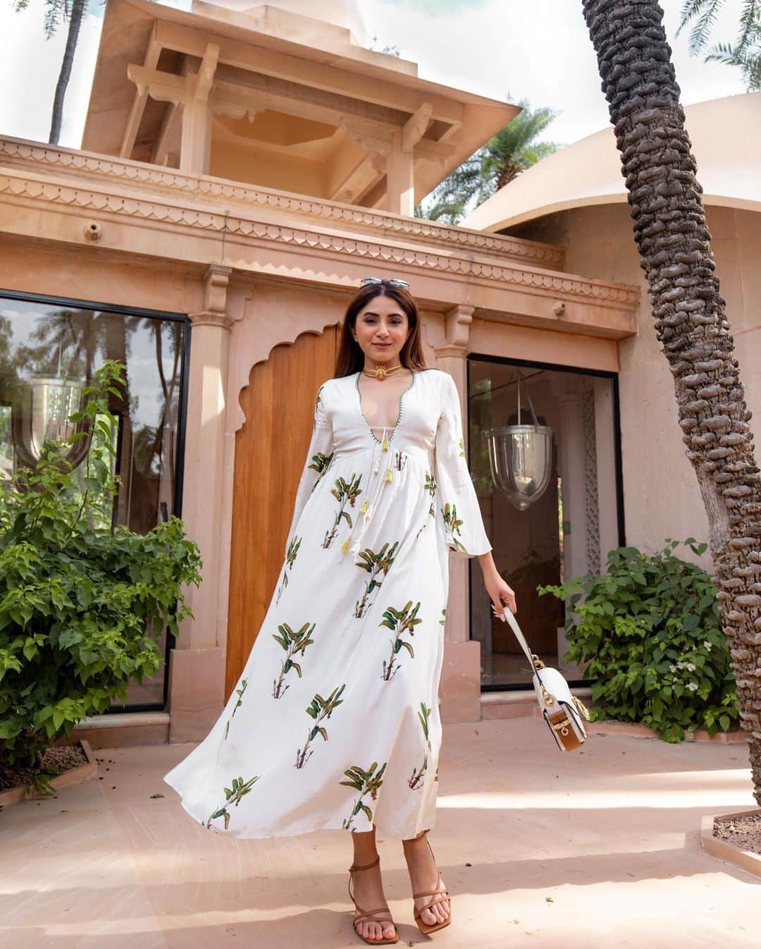 Aashna Shroffさんのインスタグラム写真 - (Aashna ShroffInstagram)「In the words of @amanbagh, Sahiba Aashna welcomes you to her beautiful room for the next 3 days 🤍  wearing @nikasha_official  #Amanbagh #TheSpiritOfAman #AmanWellness #AmanFoodie #AmanAdventure  #hosted」4月21日 0時24分 - aashnashroff