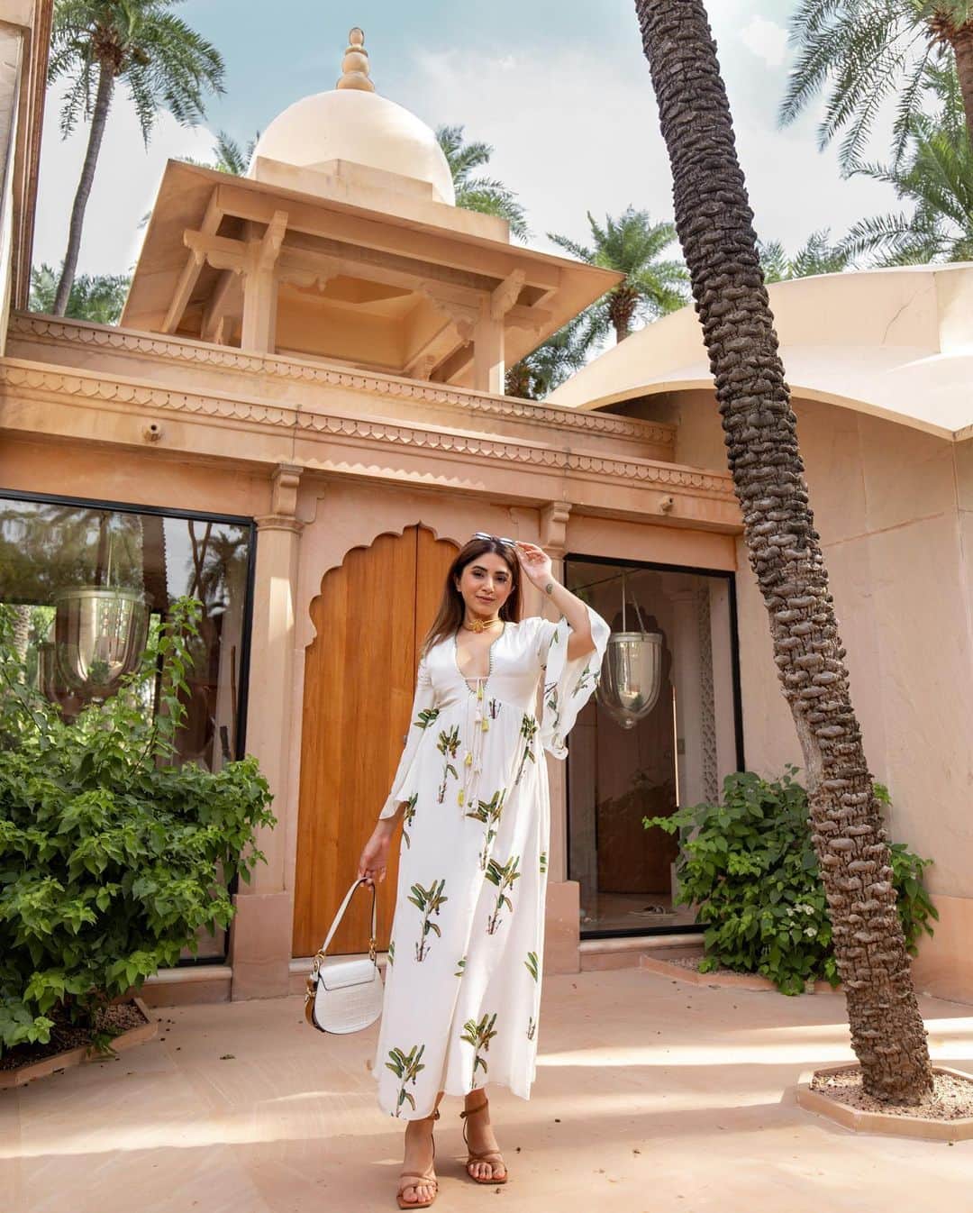 Aashna Shroffのインスタグラム：「In the words of @amanbagh, Sahiba Aashna welcomes you to her beautiful room for the next 3 days 🤍  wearing @nikasha_official  #Amanbagh #TheSpiritOfAman #AmanWellness #AmanFoodie #AmanAdventure  #hosted」