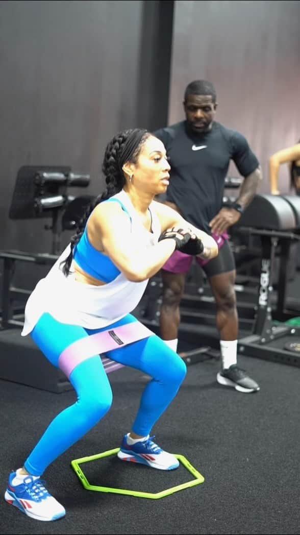 ミミ・ファウストのインスタグラム：「No Excuses!  We let our results do all the talking🦾  @mimifaust Trainer @aesthetic_eng   For our best Selling Cut 24/7 Fat Burner Click the 🔗 link in my bio 🔗   #trainhard #workout #atlantattrainer #fitcouple #fitness #transformation #aestheticeng #bodybuilding #Aestheticeng #followyourpassion #crushgoals #lovewhatIDo #giveyouralleveryday #nutrition #mealprep #muscle #injury   I do not own the rights to this music   I do not own the rights to this song」