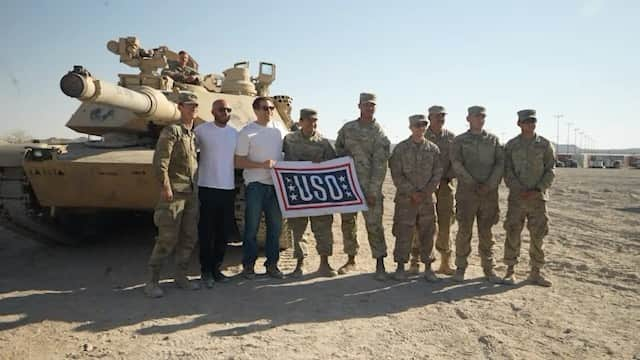 ジェイク・ジレンホールのインスタグラム：「I am incredibly honored and grateful to have visited the real life, heroic men and women serving our country at Fort Irwin. Thank you for showing me and @darsalim1 your training facility, equipment and unwavering dedication. Our film @thecovenantmovie is for you and we hope you love it. In theaters tomorrow.」