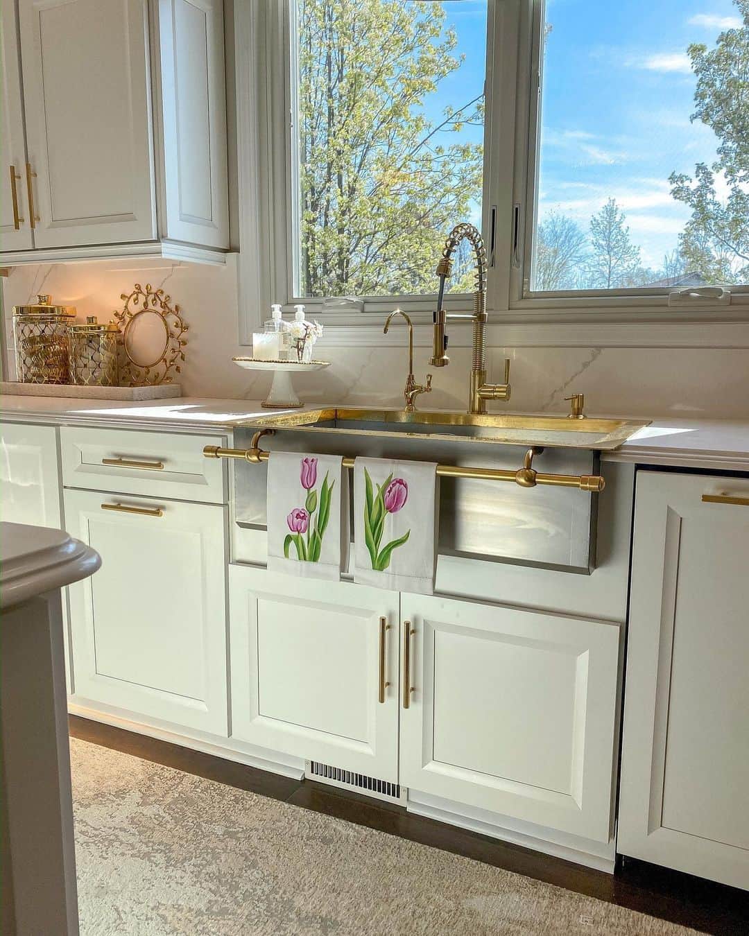 のインスタグラム：「Looking to upgrade your everyday kitchen essentials? IMHD has you covered🍴 at inspiremehomedecor.com we carry a variety of stunning and unique kitchen necessities! Visit the link in the bio or tap the photos🤍」