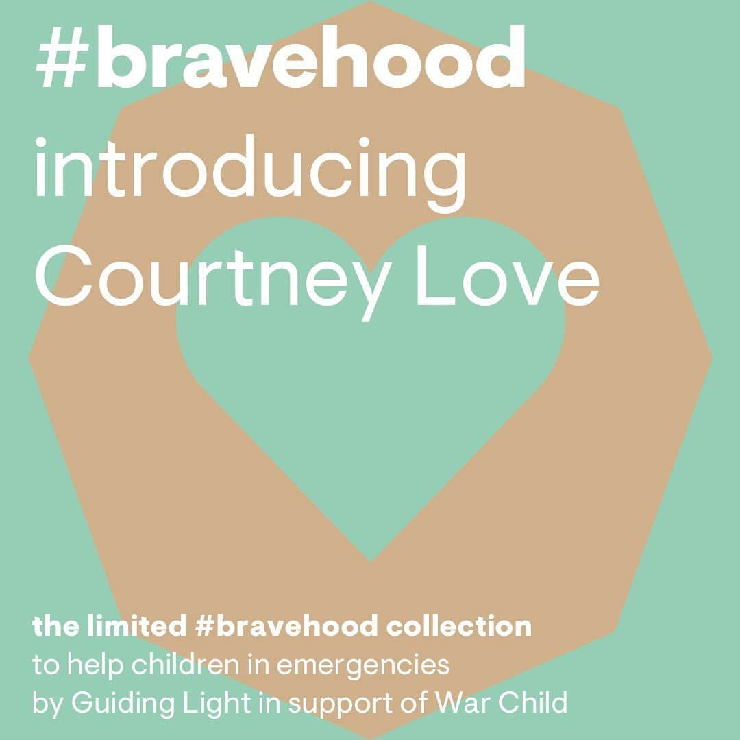 コートニー・ラブのインスタグラム：「So proud to be supporting children in emergencies with the wonderful initiative @supportbravehood by @guidinglight.global in partnership with @warchilduk 🤍  I have a lot of lyrics I like…Tho oh man !!!! I’m so jealous of the @coldplay one “lights will guide you home” (very motivating actually, thank you Chris! ✨🤍much with so few words! It’s a WOW) but given the charity, I thought these two lyrics were the right idea.   PLEASE SUPPORT and see link in bio for these brilliant T-shirts (only available till 31st May) with all net proceeds going to @warchilduk   -  @supportbravehood is a global emergency initiative by @guidinglight.global in partnership with @warchilduk and world-renowned artists to help children in emergencies.   #bravehood wishes to help the most vulnerable in our society when and where it is needed most urgently. Over the last 12 months this has included Ukraine and the recent devastating earthquake in Turkey and Syria.  You can buy eco-friendly certified and sustainably produced T-shirts, hoodies and tote bags made of organic cotton printed with powerful song lyrics donated by globally beloved artists such as R.E.M., Nick Cave, Alanis Morissette, Garbage, Coldplay, The Rolling Stones, Dido, Paul Simon, and many more. All items carry messages of hope, peace, unity and courage.」