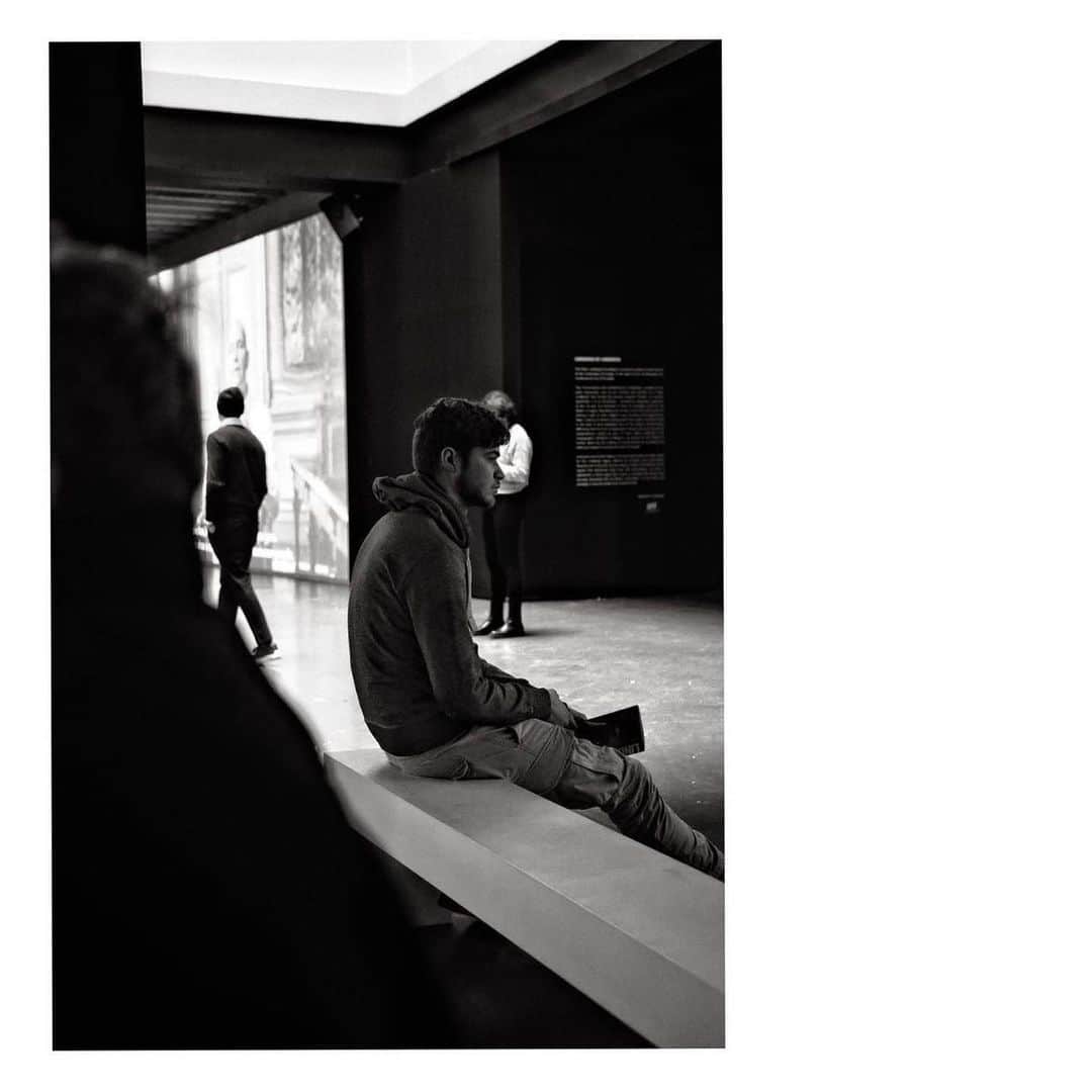 ピーター・リンドバーグさんのインスタグラム写真 - (ピーター・リンドバーグInstagram)「Few weeks left to discover Peter Lindbergh's first self-curated exhibition On view in Brussels' Espace Vanderborght until 14 May 2023  Take a closer look at 'Untold Stories' as seen by its visitors  Photos by @karo_marie_ @photo__aficionado @martin_davaloz  (Cover image: @alexdeterwangne_visuals)  #LindberghUntoldStories #PeterLindberghBrussels #Brussels #Kunstpalast #Profirst」4月21日 0時57分 - therealpeterlindbergh