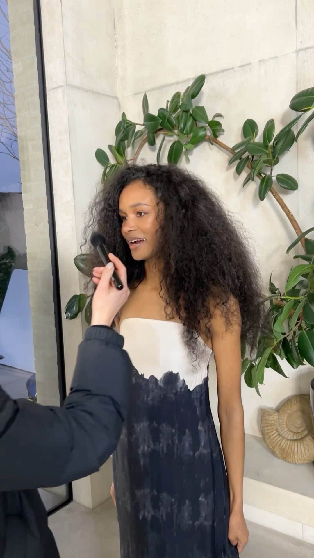 トップショップのインスタグラム：「SPRING/ SUMMER// TOPSHOP/// 23 Behind the scenes on our latest shoot.」