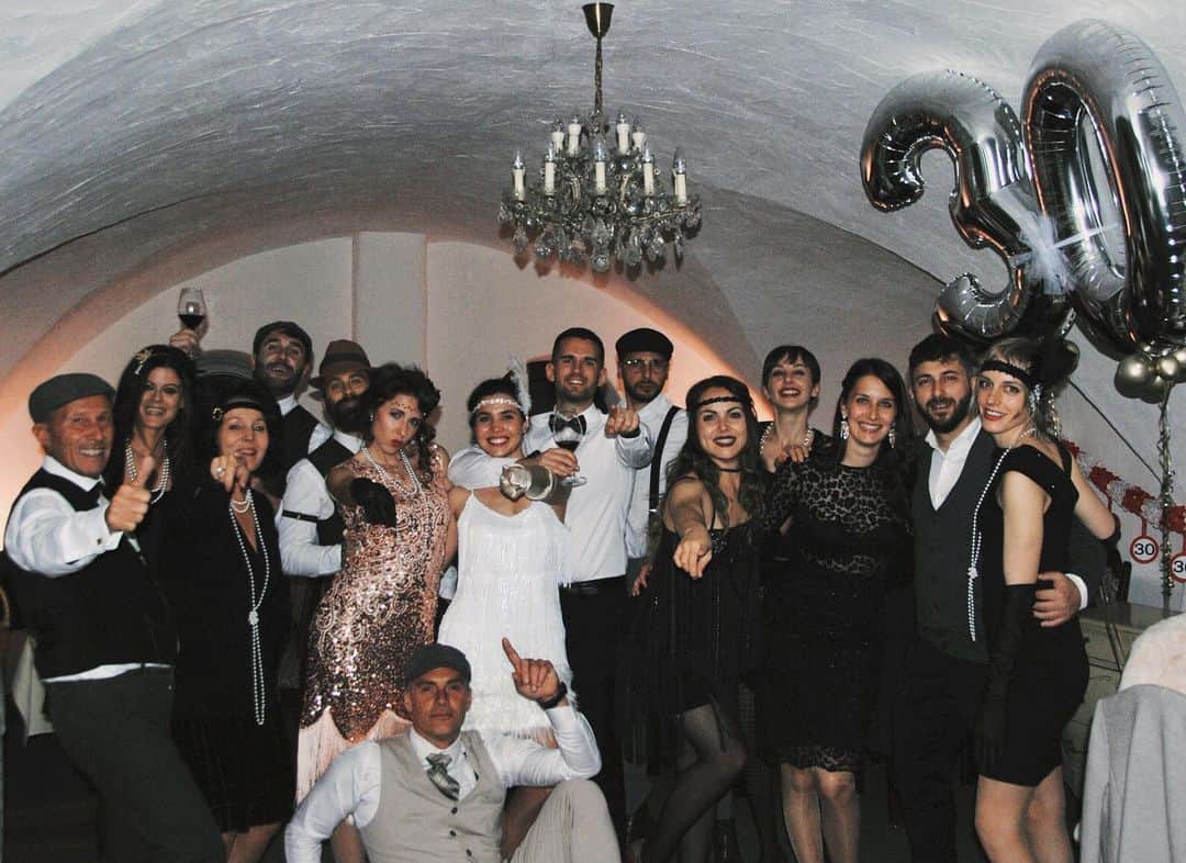 カロル・ブレッサヌッティさんのインスタグラム写真 - (カロル・ブレッサヌッティInstagram)「🎉🎊 30 🎉🎊 - - - - #30party #peakyblinders #20sstyle #partytime🎉」4月21日 0時59分 - carolein_b