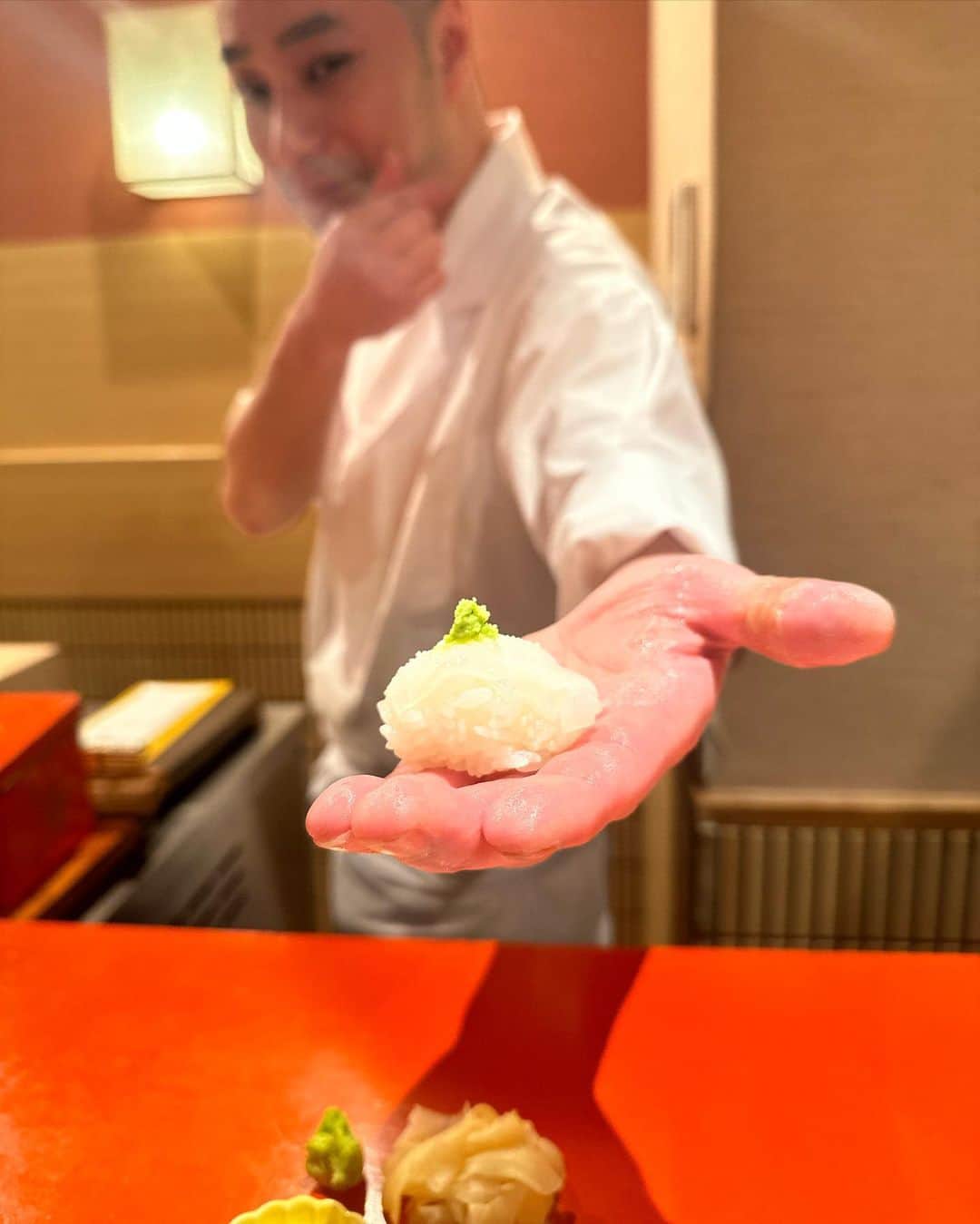中川友里さんのインスタグラム写真 - (中川友里Instagram)「雲丹だいすき🥺❣️美味しすぎて無理😵💓脳みそ溶けた〜  @yuichiro.inc くんありがとうございます🥺✨  #sushi」4月21日 1時03分 - darayunya