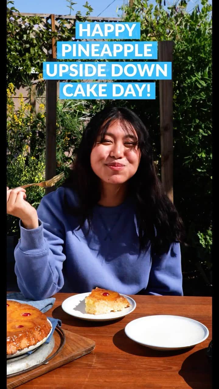 Dole Packaged Foods（ドール）のインスタグラム：「Today, on National Pineapple Upside Down Cake Day, we honor the most satisfying moment in baking…flipping an upside down cake over! 🍍🎂  Join us in celebrating and tag us in your #PineappleUpsideDownCake recipes!   Need some inspiration? Link in bio for our favorite pineapple upside down cake recipe.」