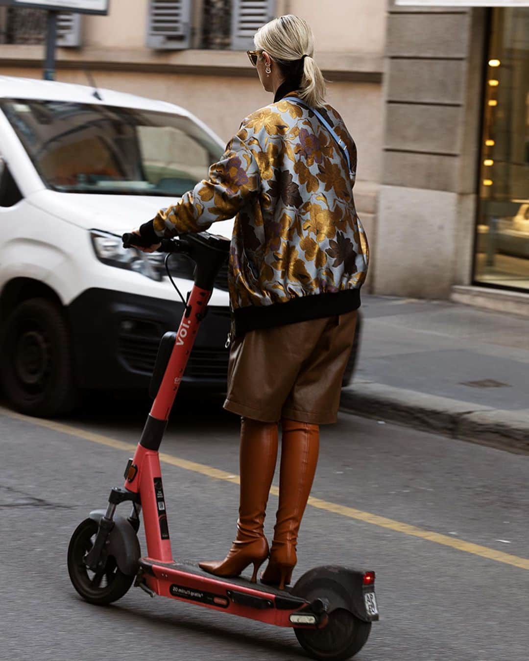 スコット・シューマンのインスタグラム：「Milanese style is on the move! Milano (of course)」