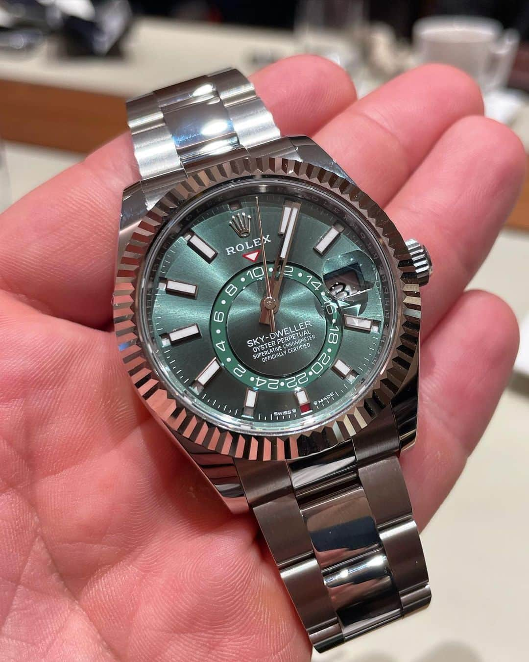 Daily Watchさんのインスタグラム写真 - (Daily WatchInstagram)「The 2023 Rolex Sky-Dweller with new mint green dial in white gold #dailywatch #rolex」4月21日 1時29分 - dailywatch