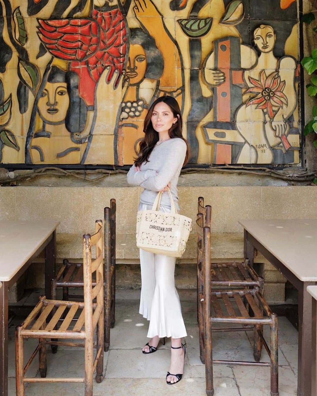 Marianna Hewittのインスタグラム：「a must for lunch if you’re in this part of the world 🎨」