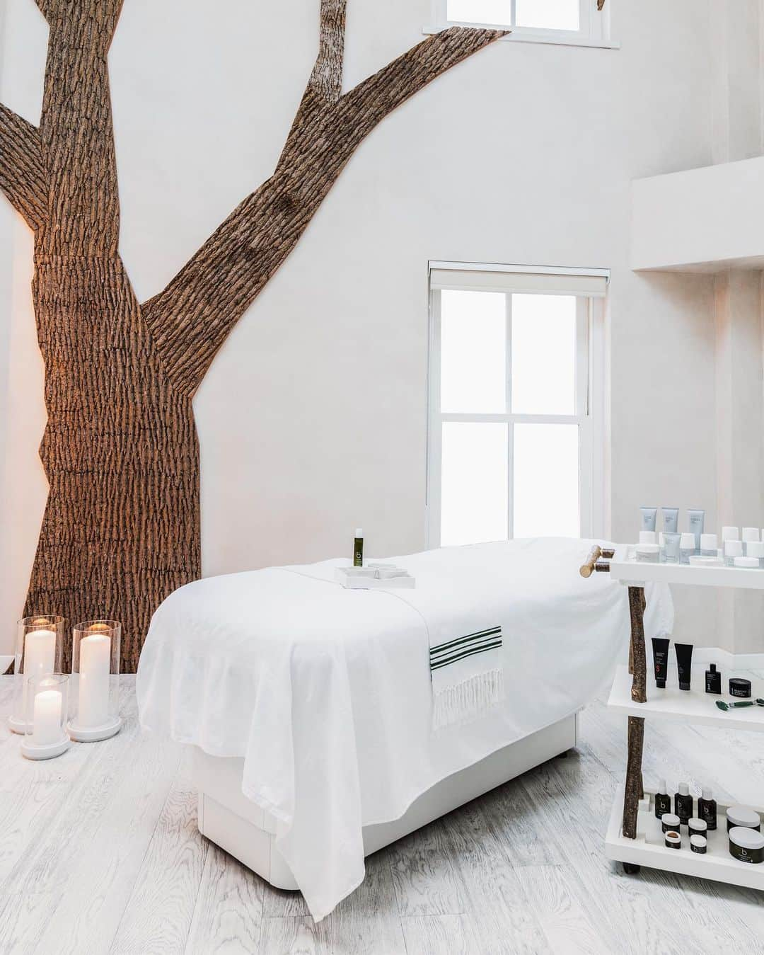 バンフォードさんのインスタグラム写真 - (バンフォードInstagram)「Find a moment of calm in the rush of city life. Our Bamford Wellness Spa, Brompton Cross is the perfect escape.  Book yourself a relaxing treatment online via link in bio.    #bamford #londonspa #spa #spaday #pamperday #bromptoncross」4月21日 1時36分 - bamford