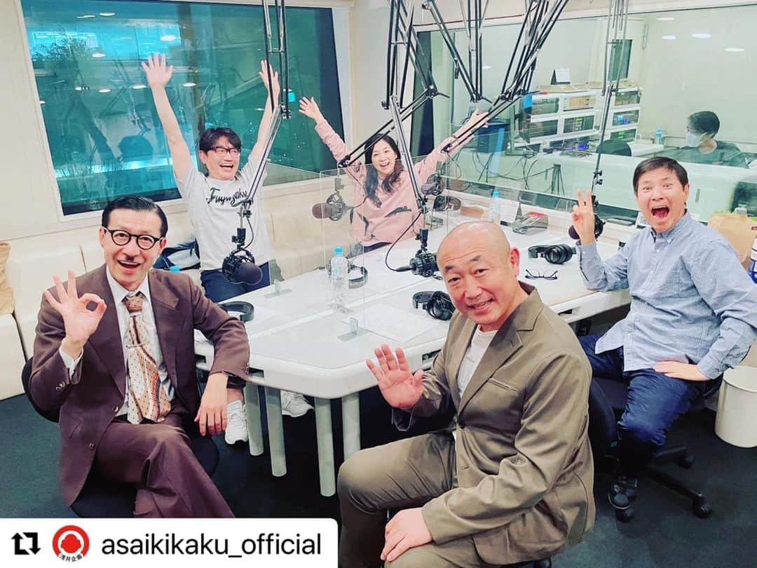 関根麻里さんのインスタグラム写真 - (関根麻里Instagram)「ラジコでもぜひ！  #Repost @asaikikaku_official with @use.repost ・・・ 【告知】 ラジオ📻 bayfm 『KUSU KUSU』 4/16(日)、4/23(日) 21:00-21:30  関根麻里のラジオKUSU KUSUのゲストに、間も無く開演するカンコンキンシアターのメンバーから、関根勤、飯尾和樹、やす、岩井ジョニ男が参戦😎  ※radikoで放送後1週間無料でお聴きいただけます📻 お時間ある時に是非お聴きください♪  🔽下記、radikoのKUSU KUSUページより  『カンコンキンシアター３４　クドい！～飯尾和樹スターに成りました～』から、座長　関根勤と、スターになった飯尾和樹（ずん）とやす（ずん）、そして、岩井ジョニ男（イワイガワ）が登場。およそ４年ぶりのカンコンキンシアターの見どころを語ります。そして、なんと関根勤さんとラッキィ池田さんの歌もオンエア！  #浅井企画 #芸人 #タレント #お笑い芸人 #カンコンキンシアター #関根勤#ずん #飯尾和樹 #やす#イワイガワ #岩井ジョニ男 #関根麻里 #ラジオ #bayfm #kusukusu #ゲスト」4月20日 16時43分 - marisekine