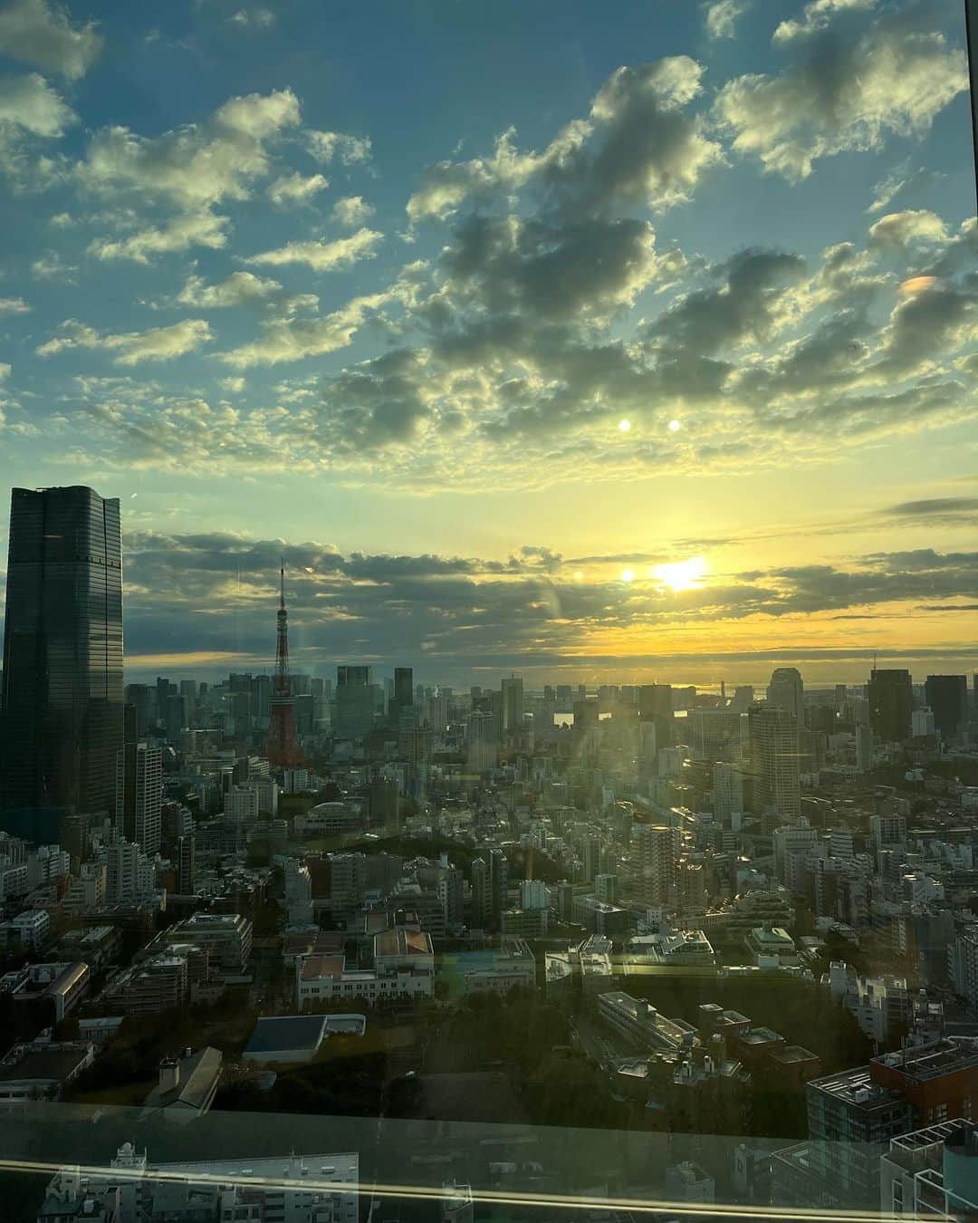 世良マリカさんのインスタグラム写真 - (世良マリカInstagram)「木曜日、ラジオのスタジオから見える東京🗼  #tokyo」4月20日 16時44分 - seramali_jsmn