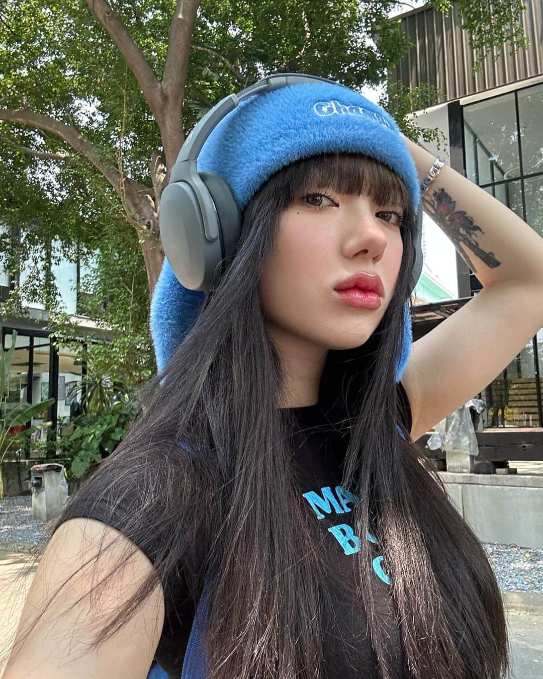 ヤンニーン・ワイゲルのインスタグラム：「New jeans❌ Old jeans✅」