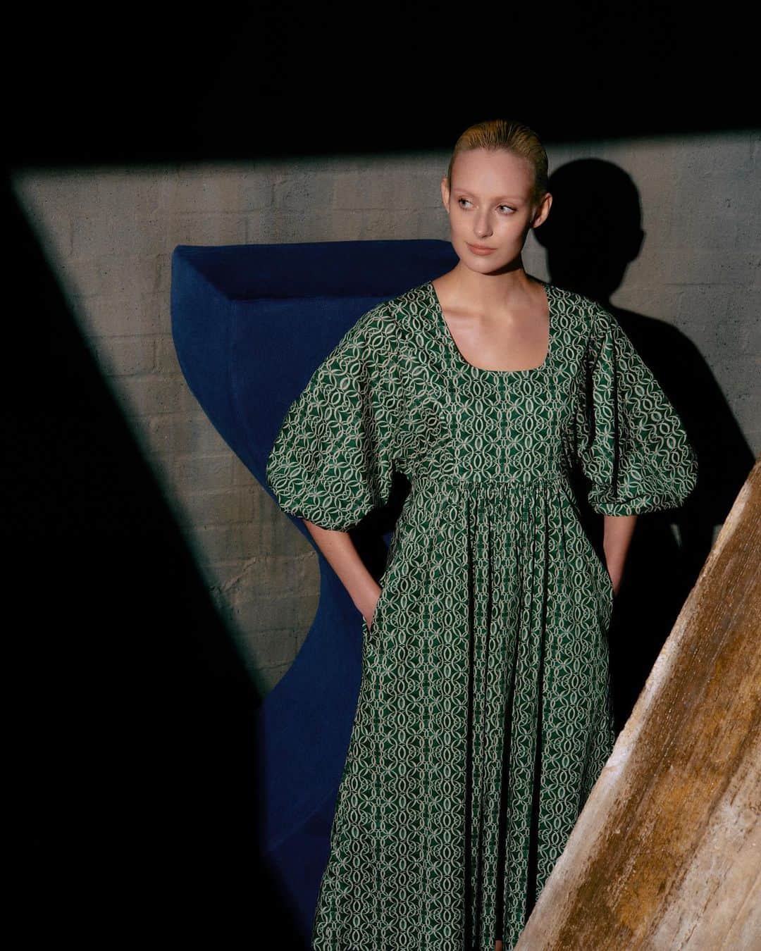 リバティオブロンドンさんのインスタグラム写真 - (リバティオブロンドンInstagram)「From versatile shirting to statement maxi dresses and timeless accessories, our designers have created pieces in the new signature FuturLiberty prints that will be your new go-to summer staples  Shop the collection now at the link bio  #FuturLiberty ##FuturLibertyFashion #LibertyLondon」4月20日 16時46分 - libertylondon