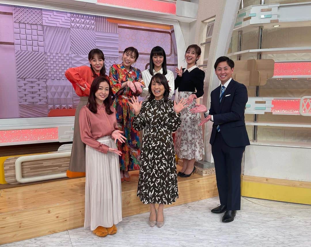 のインスタグラム：「明日4月21日(金)は #テレビ朝日 #グッドモーニング #生出演です ・ 先週の放送終わりに皆さんと📸😆 出産直前には、番組の皆さんからのメッセージ動画が送られてきました✨とにかく皆さん優しくて温かい方ばかりなのです🥹 グッド！モーニングファミリーの一員として今後も精一杯頑張ります💪 明日もどうぞよろしくお願いいたします😊」