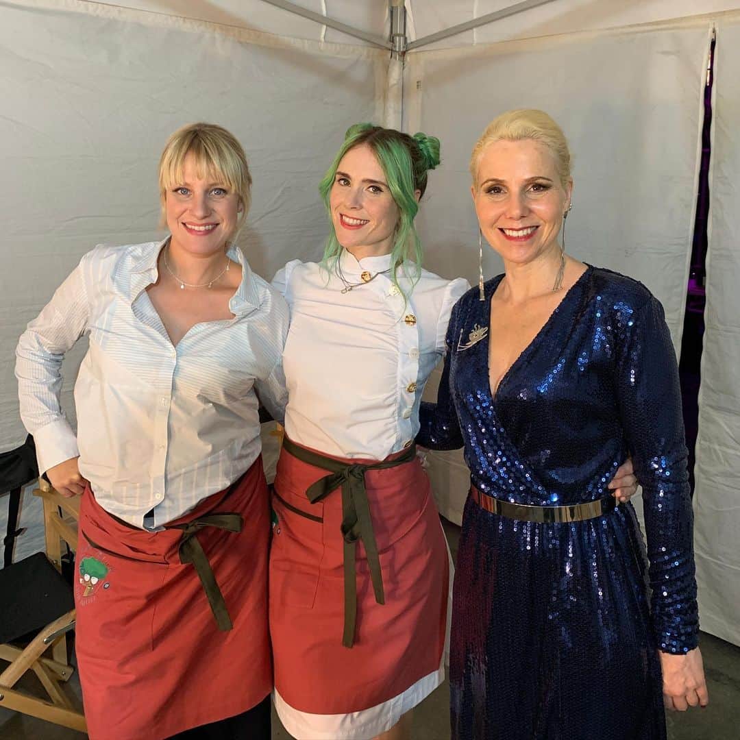 のインスタグラム：「The legendary @sallysmack & @jenny.rainsford are incredible in ‘Coffee Wars’ out now on apple, googleplay & Amazon! 💚」