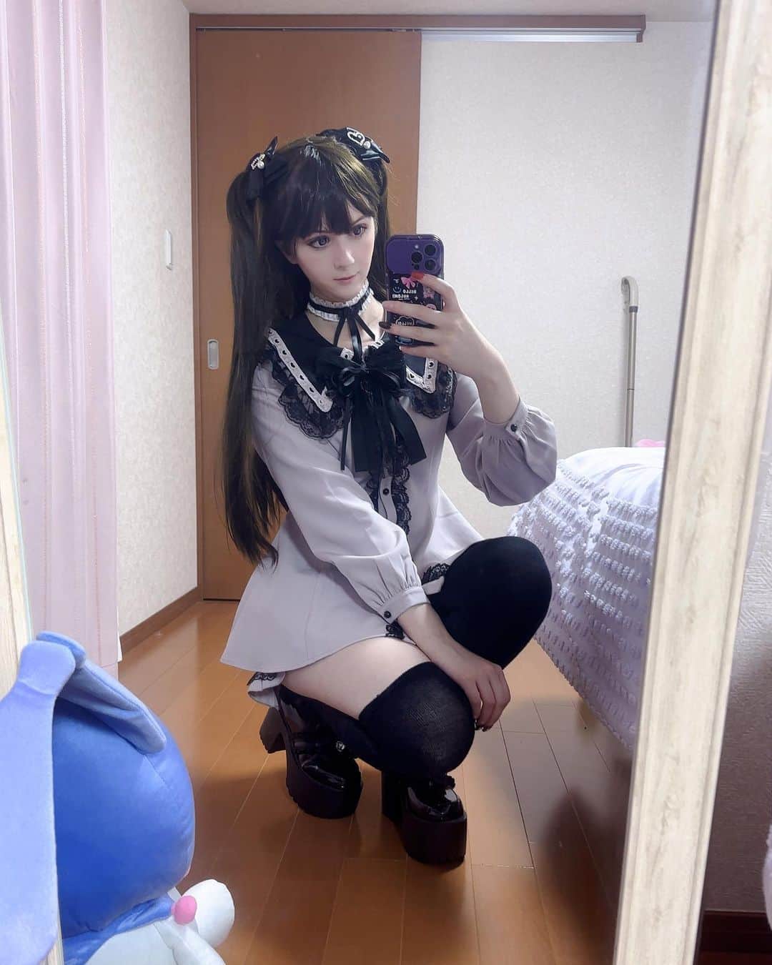 Hirari Ann（ヒラリー アン）さんのインスタグラム写真 - (Hirari Ann（ヒラリー アン）Instagram)「Dark hair is so cute 💕😭 I feel like a princess 👑💕  #コスプレイヤー #地雷 #jfashion」4月20日 17時39分 - hirariann
