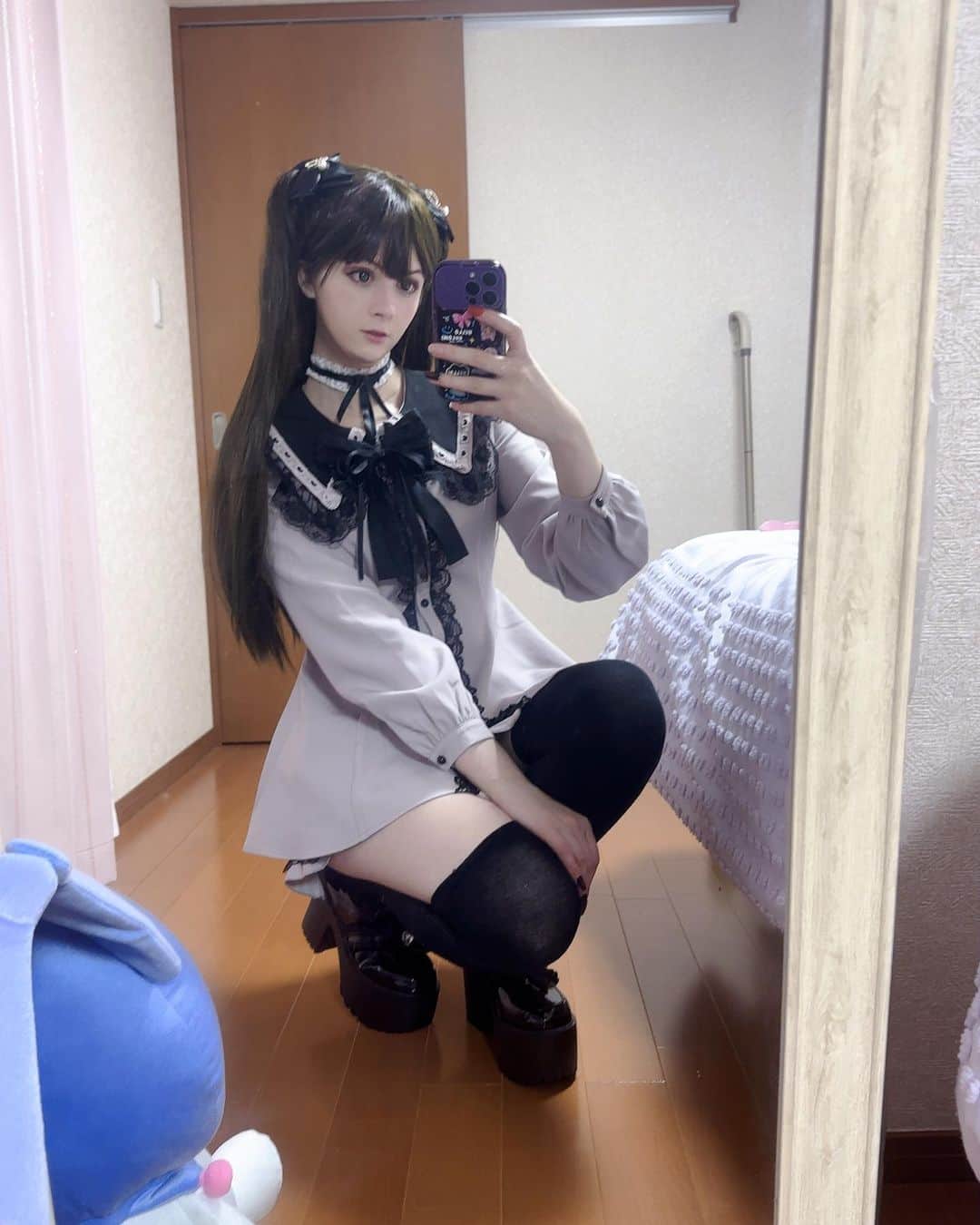 Hirari Ann（ヒラリー アン）さんのインスタグラム写真 - (Hirari Ann（ヒラリー アン）Instagram)「Dark hair is so cute 💕😭 I feel like a princess 👑💕  #コスプレイヤー #地雷 #jfashion」4月20日 17時39分 - hirariann