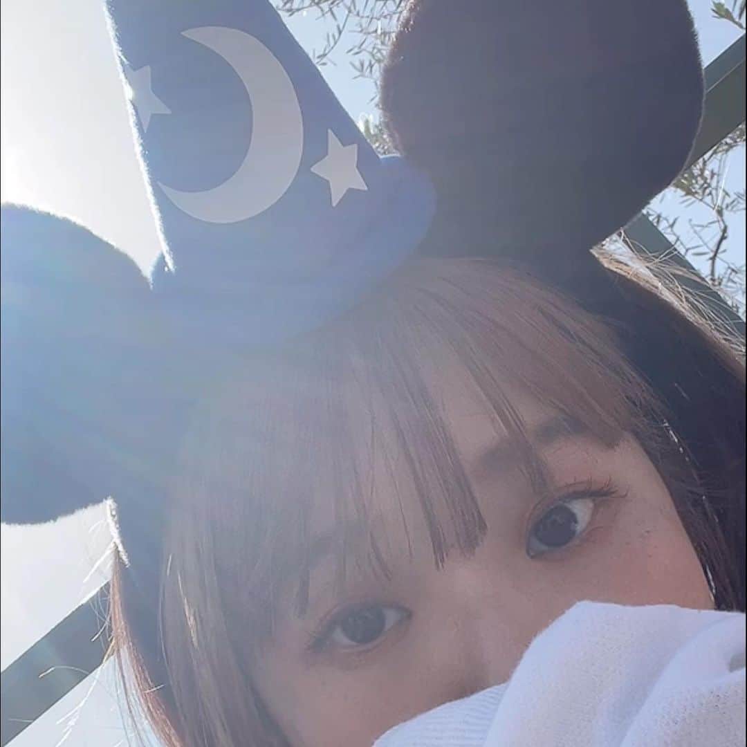 おかもとえみのインスタグラム：「小学校の同級生と数年ぶりのディズニーでテンション上がった  #ディズニーランド」